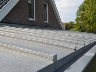 De zinksystemen bij dak- en gevelbekleding